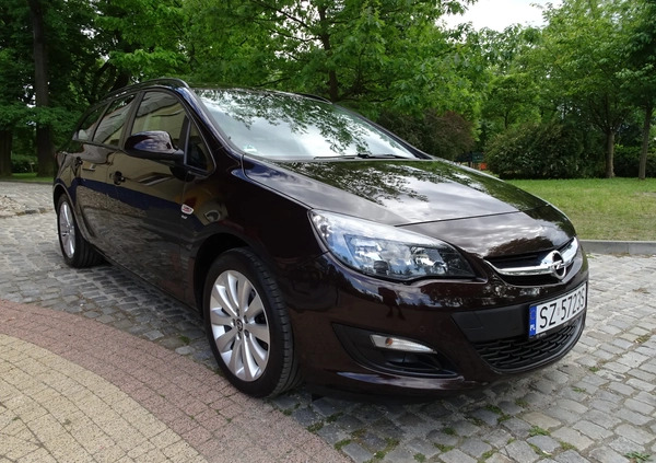 Opel Astra cena 35900 przebieg: 151000, rok produkcji 2014 z Gliwice małe 781